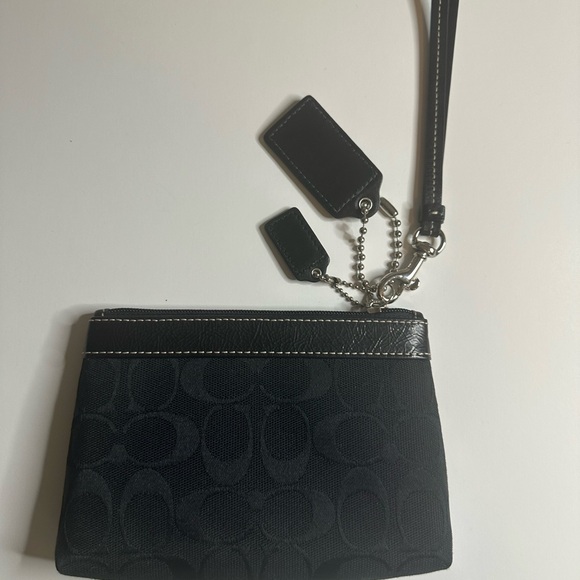 Coach Black Wristlet Bag NWOT - Picture 4 of 11